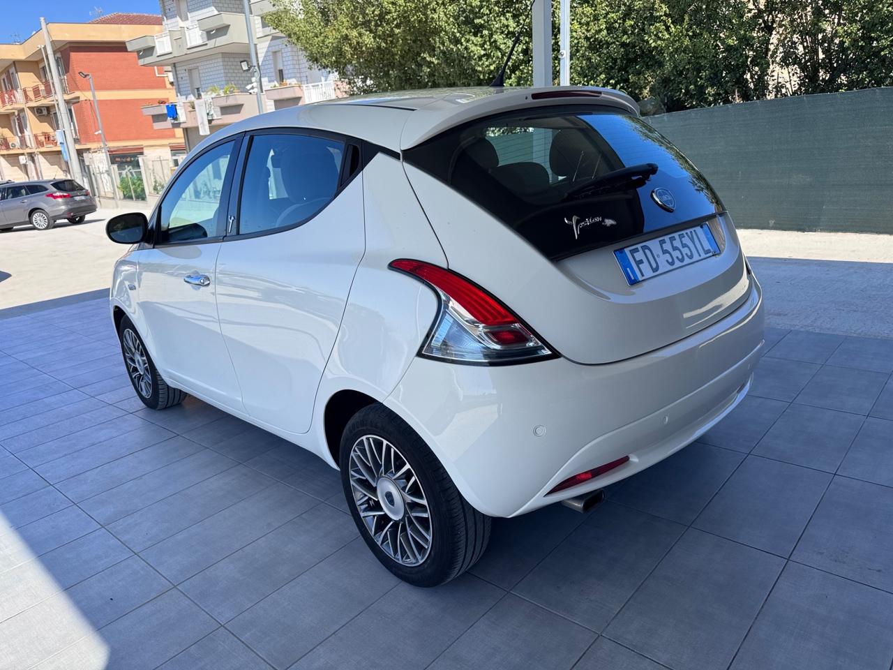 Lancia Ypsilon 1.2 69 CV 5 porte Gold