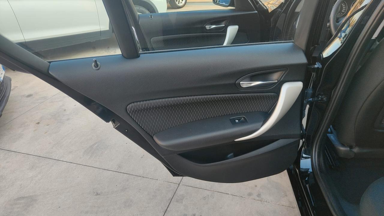Bmw 116 116d 5p. Urban