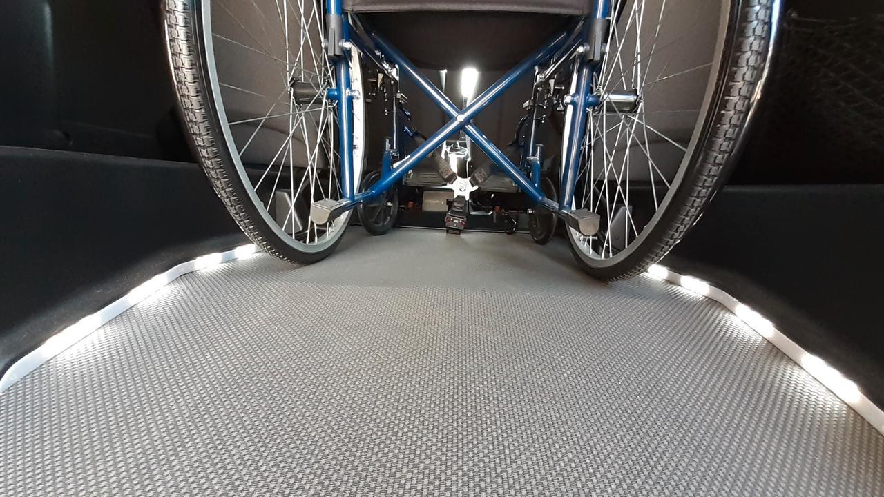 Doblo disabili pianale ribassato benzina 16.561 KM!