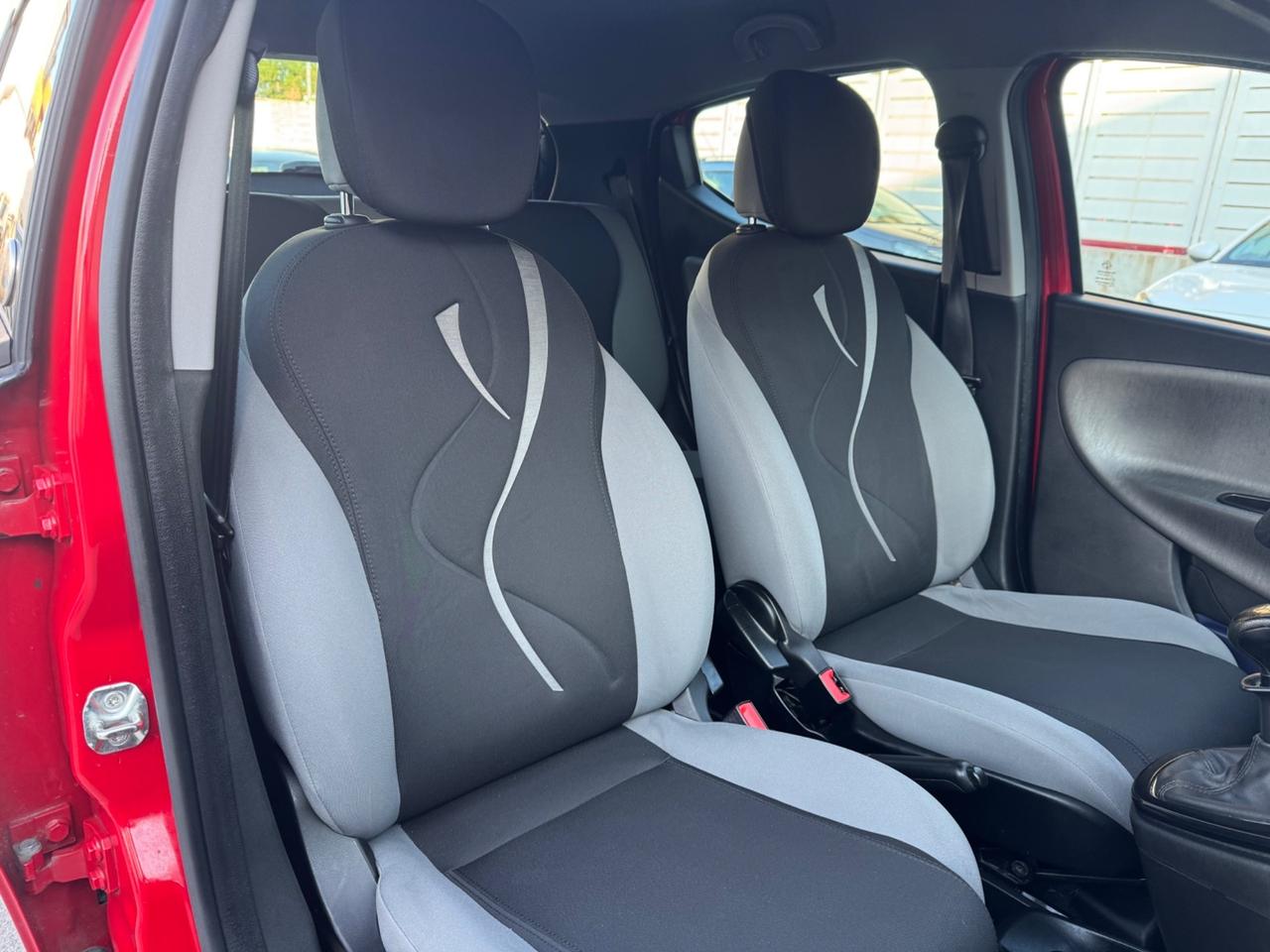Lancia Ypsilon 900 METANO 85CV Ecochic Gold 2013