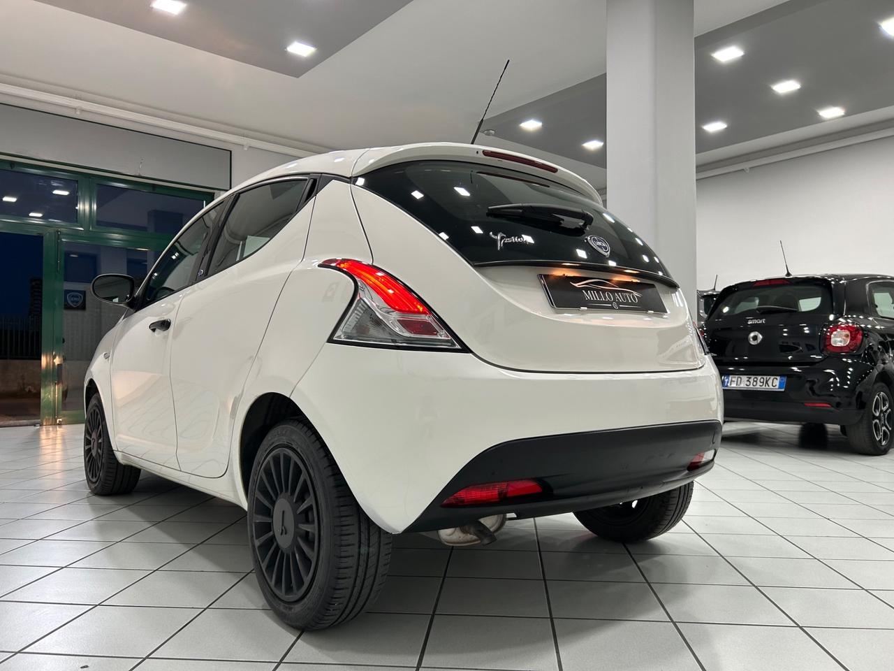 Lancia Ypsilon 1.2 69 CV Elefantino Blu 33.000KM