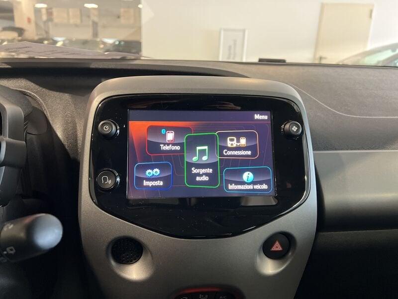 Toyota Aygo Connect 1.0 VVT-i 72 CV 5 porte x-play