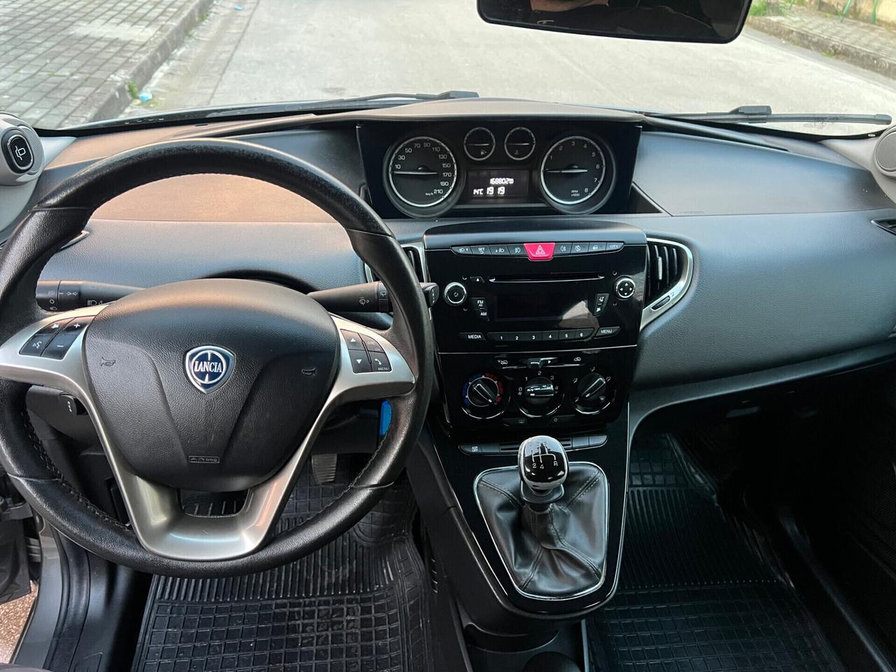 Lancia Ypsilon 1.2 benzina 69cv Gold 2014