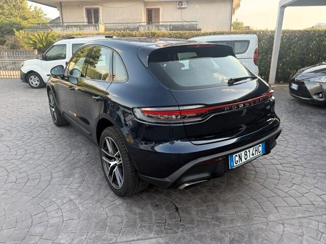 PORSCHE Macan 2.0