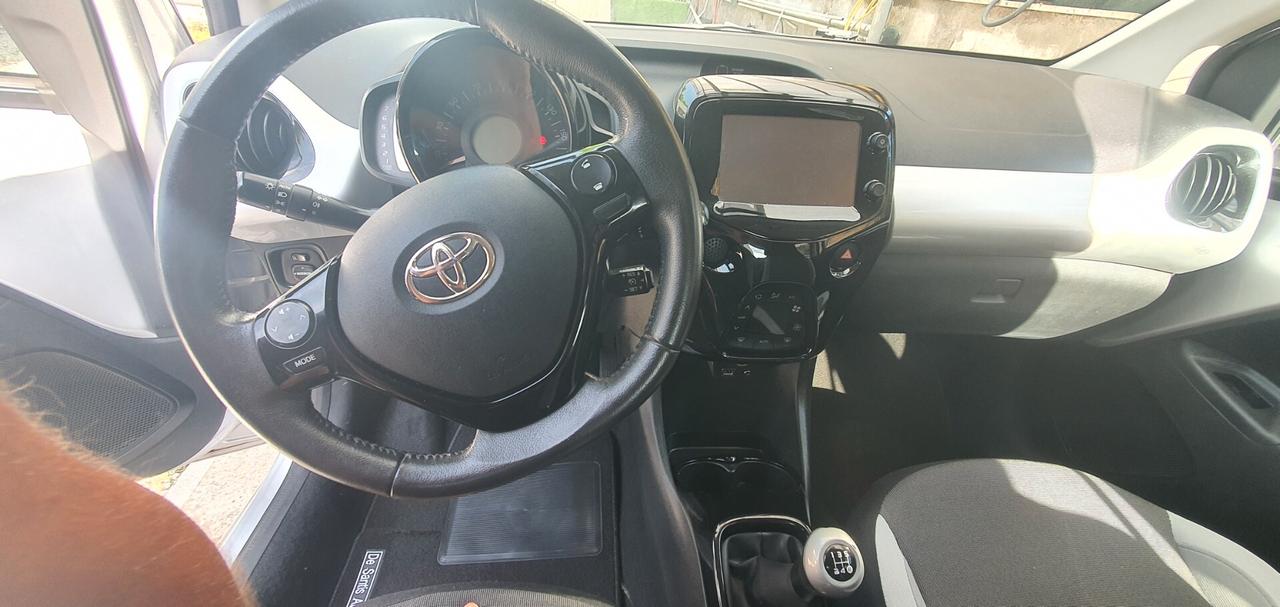 Toyota Aygo 1.0 VVT-i 69 CV 5 porte x-play