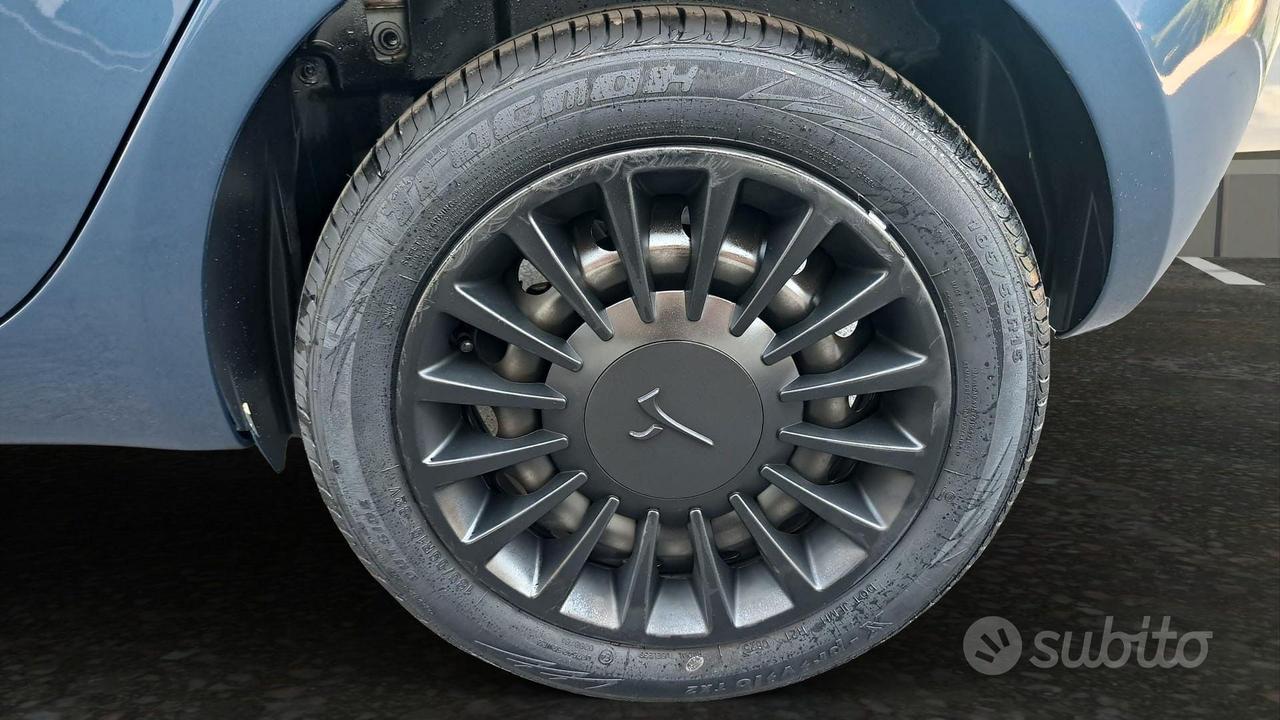 Lancia Ypsilon 1.0 FIREFLY HYBRID