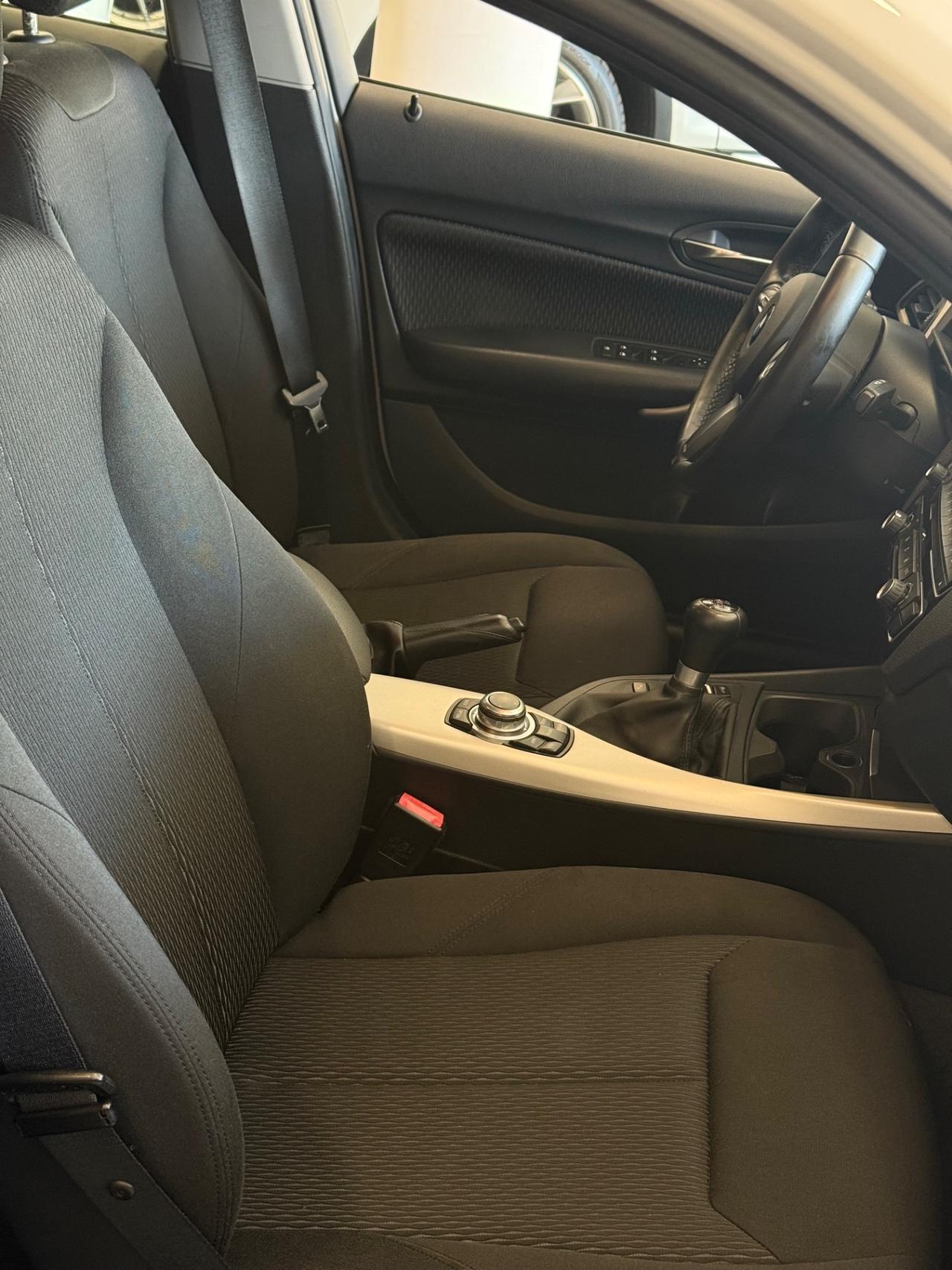 Bmw 116 116d 5p. Business