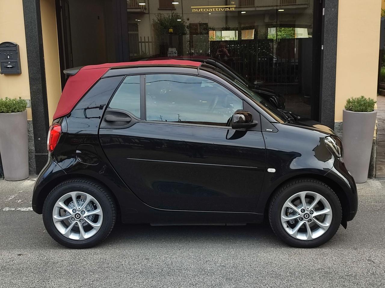 Smart ForTwo 70 1.0 twinamic cabrio Passion Capote Rossa Ok neopatentati