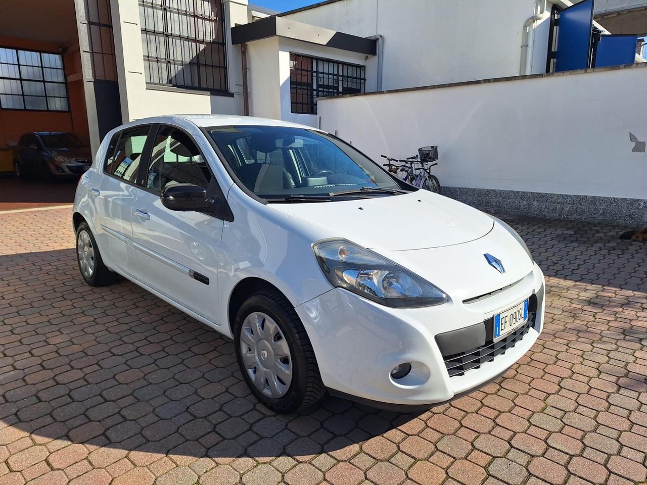 Renault Clio 1.2 16V 5 porte Dynamique
