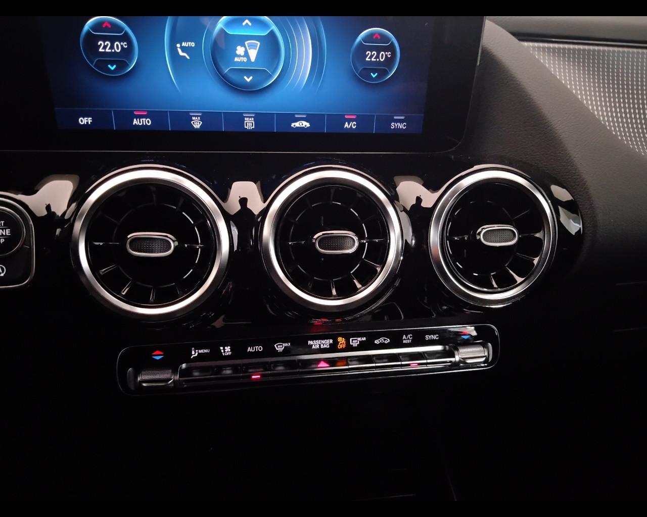 Mercedes-Benz GLA-H247 2020 - GLA 180 d Sport Plus auto