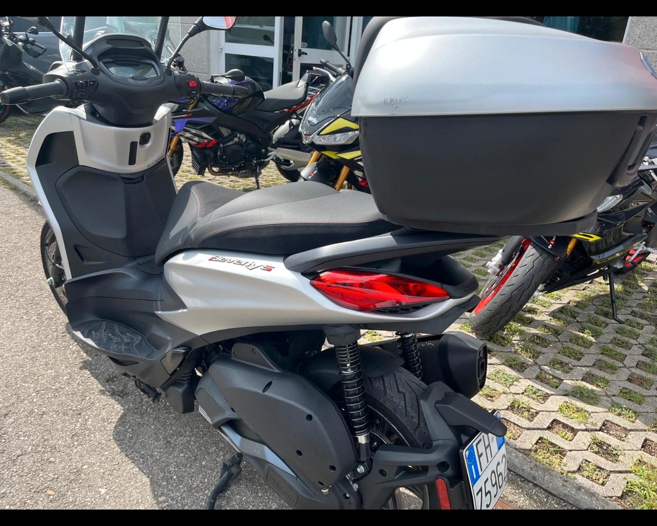 PIAGGIO Beverly - Beverly 300 ie S Abs-asr my21
