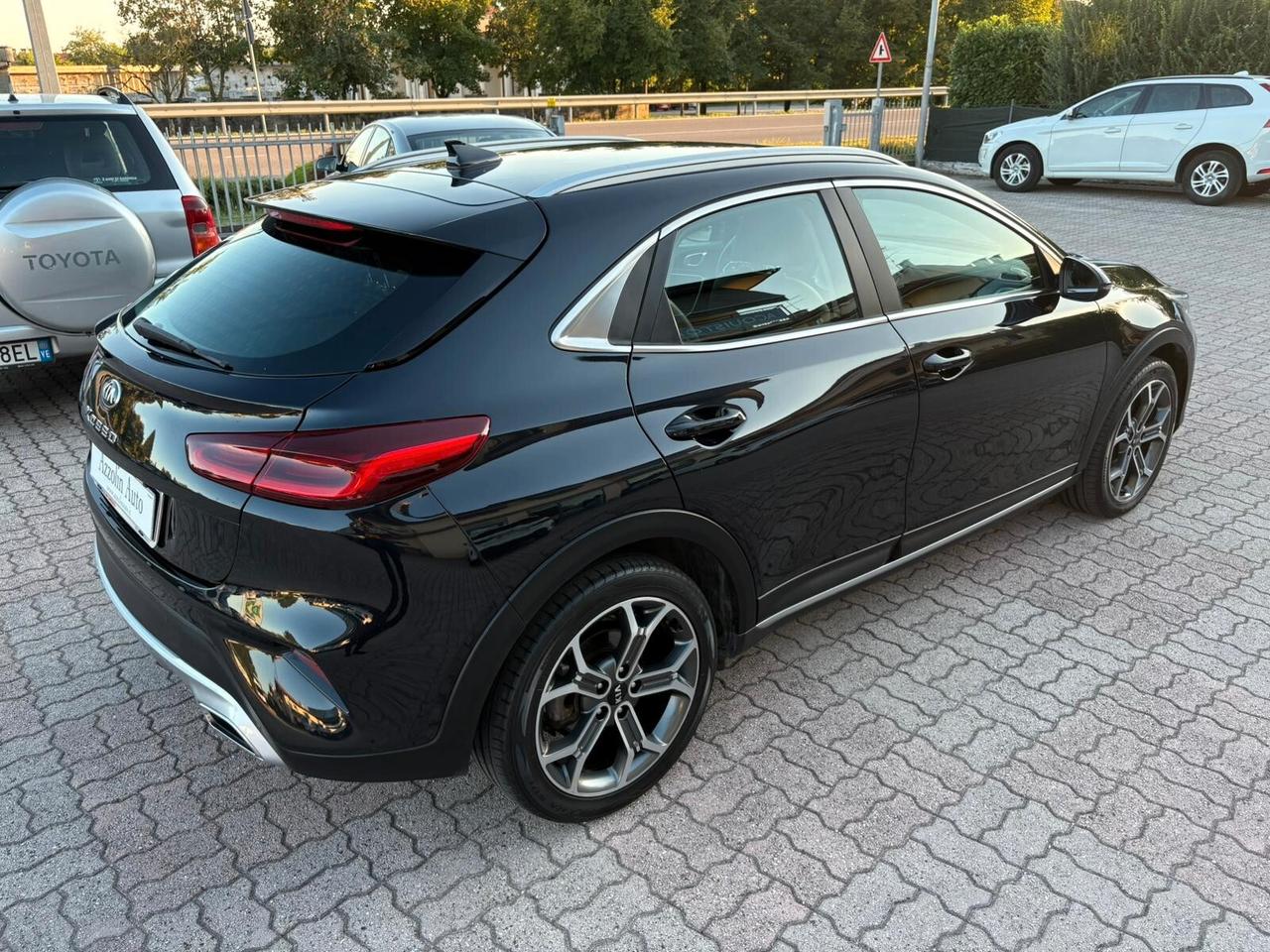 KIA XCEED 1.6 IBRIDA-DIESEL SI A NEOPATENTATI