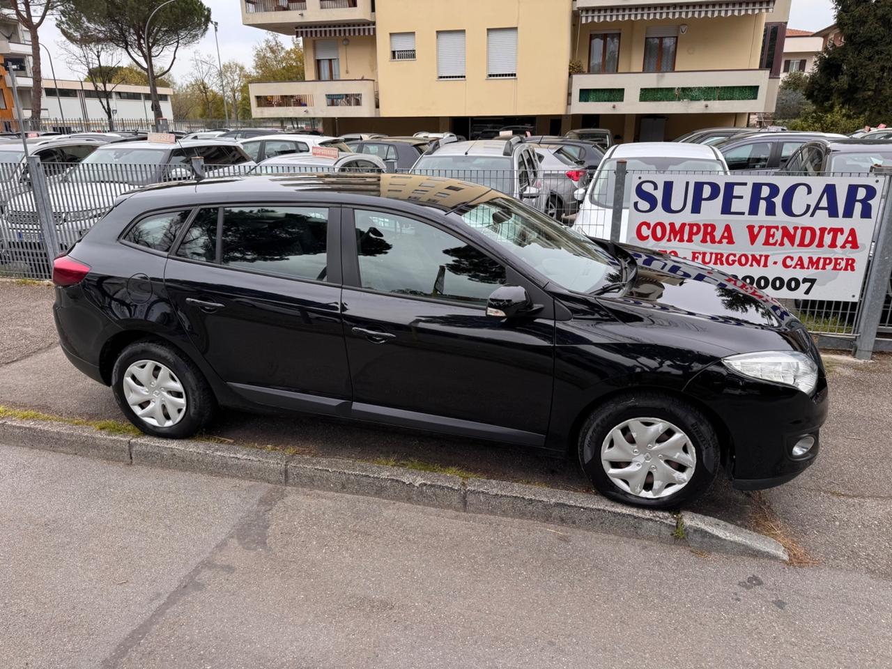 Renault Mégane 1.5 dCi 110CV neopaten garanzia 12 mesi