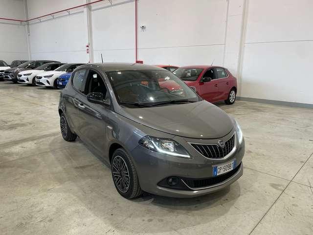 Lancia Ypsilon 1.0 firefly hybrid 69cv Gold Plus
