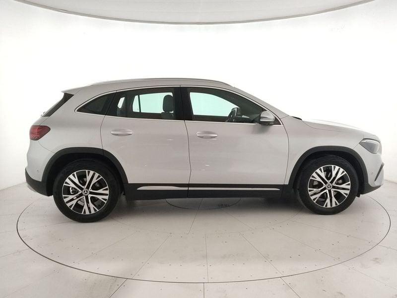 Mercedes-Benz GLA 180 d Progressive Advanced auto