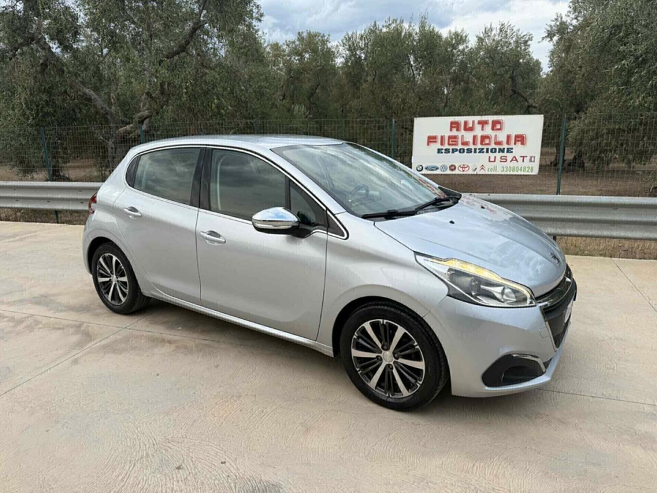 Peugeot 208 PureTech Allure 1.2 BENZINA 2015.