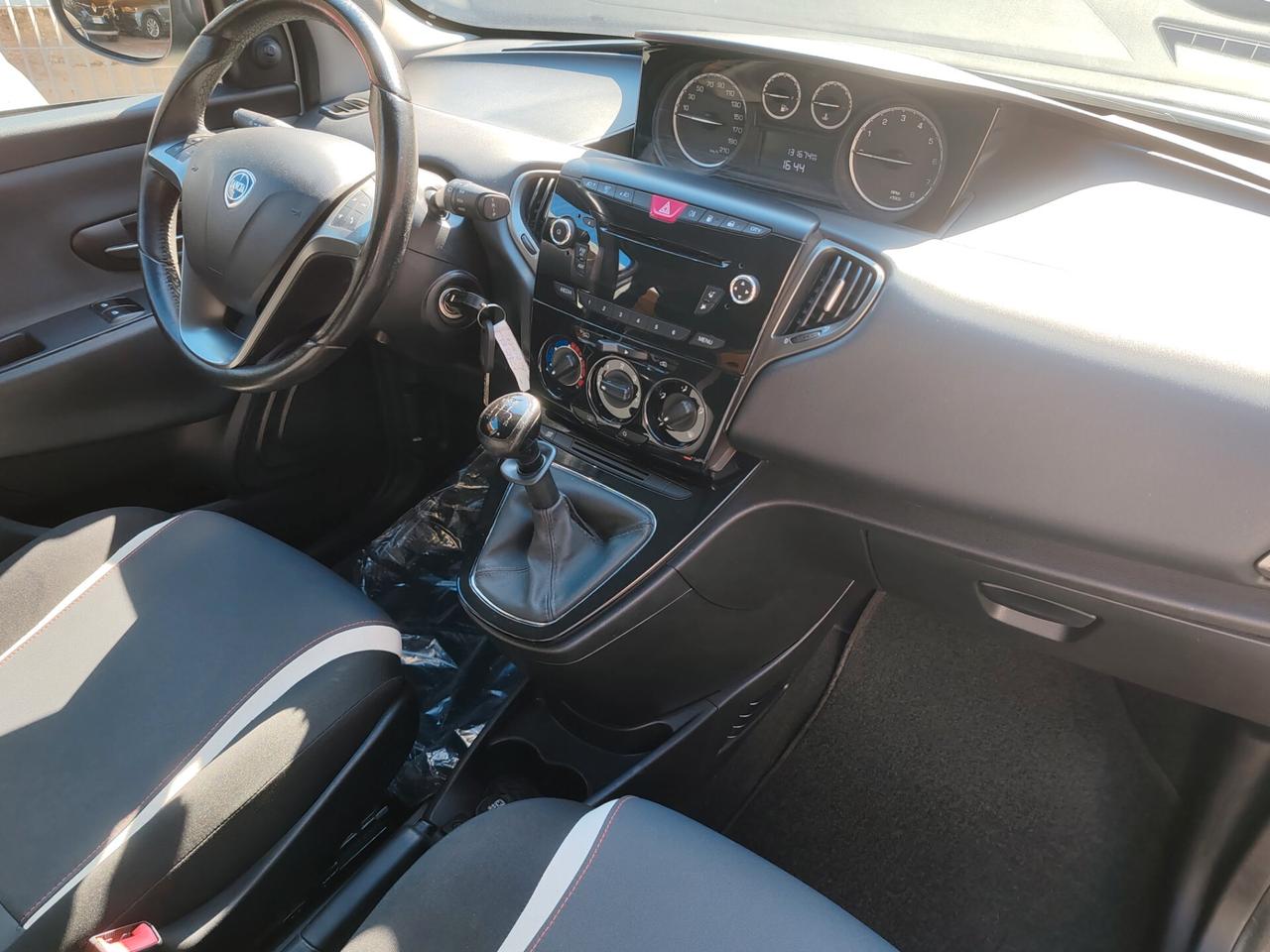 Lancia Ypsilon 1.2 69 CV 5 porte GPL Ecochic Gold