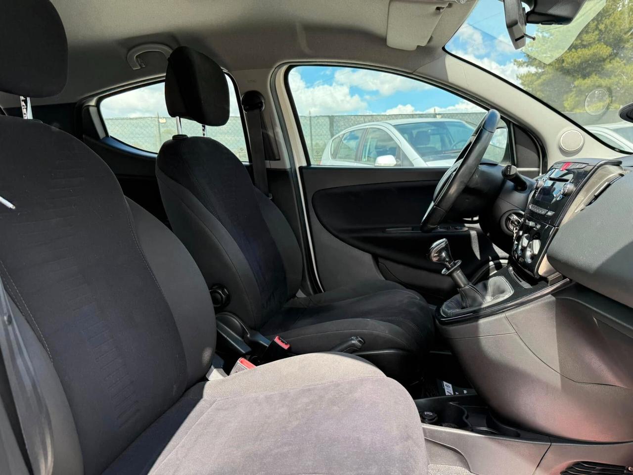 Lancia Ypsilon 1.2 69 CV 5P Gold 2015