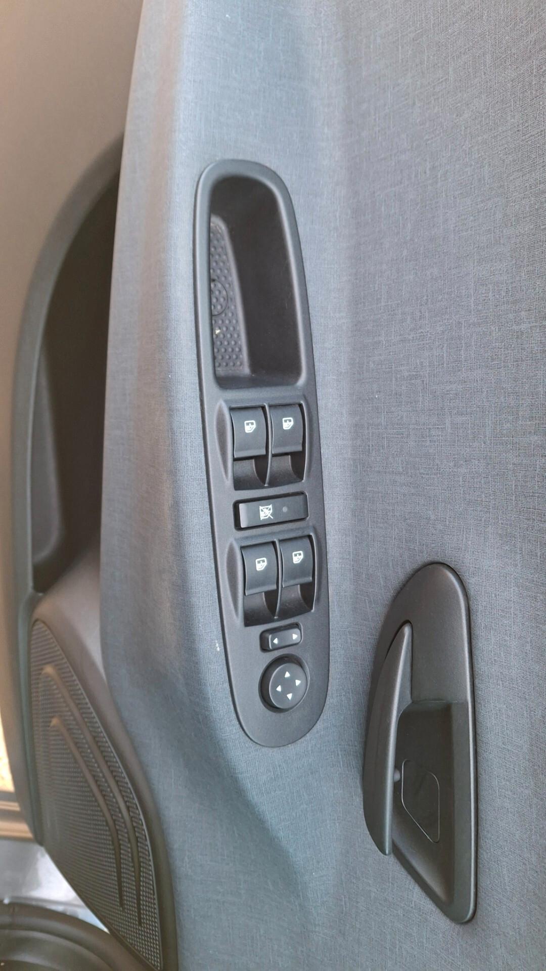 Lancia Ypsilon 1.0 FireFly 5 porte S&S Hybrid Ecochic Gold