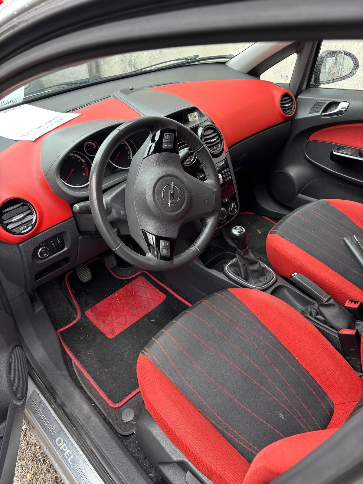 Opel Corsa 1.2 5 porte Cosmo