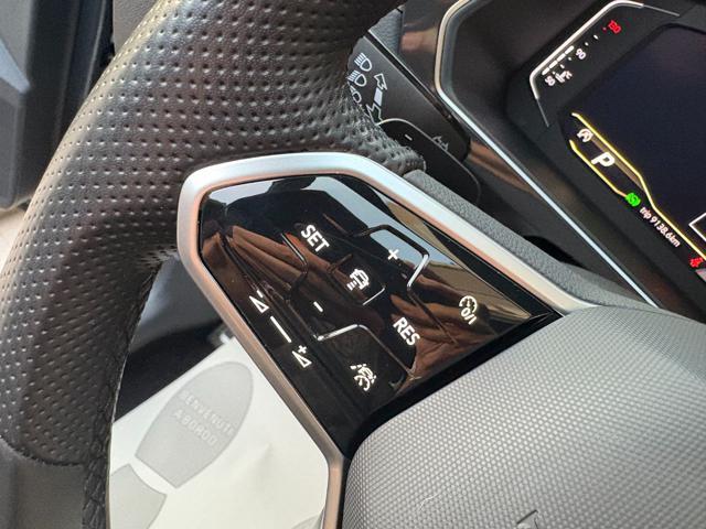 VOLKSWAGEN Tiguan 2.0 TDI 150 CV SCR DSG R-Line LUCI AMBIENTE