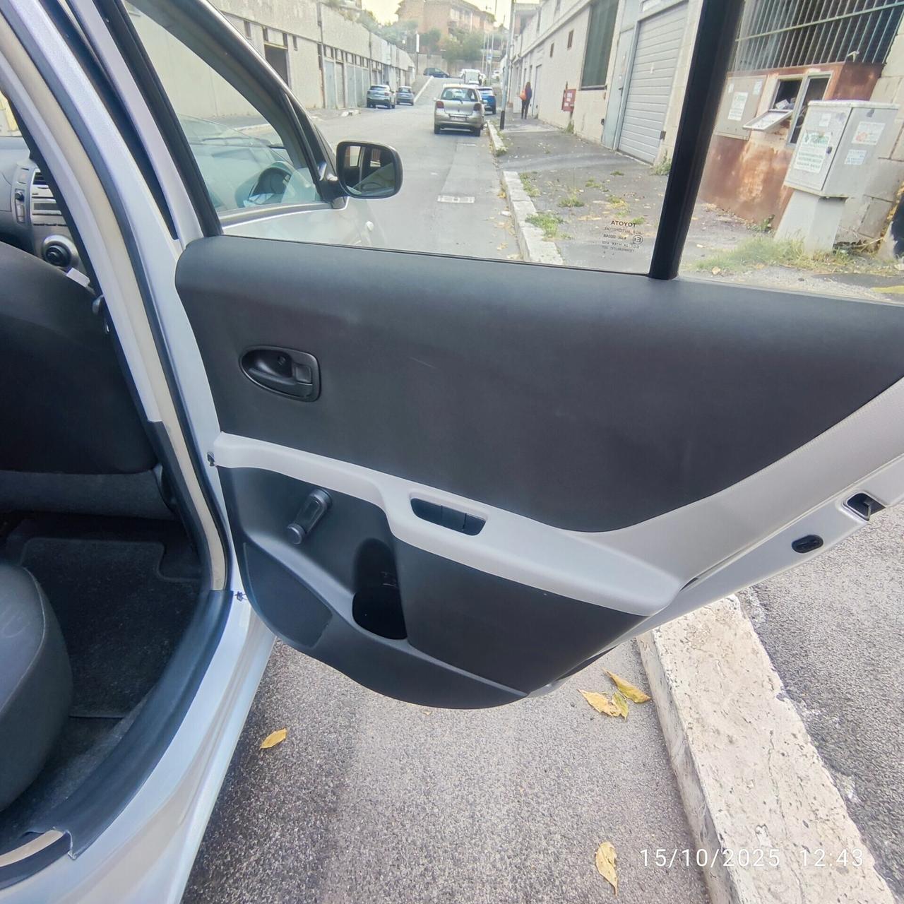 Toyota Yaris 1.0 5 porte Now cn gpl