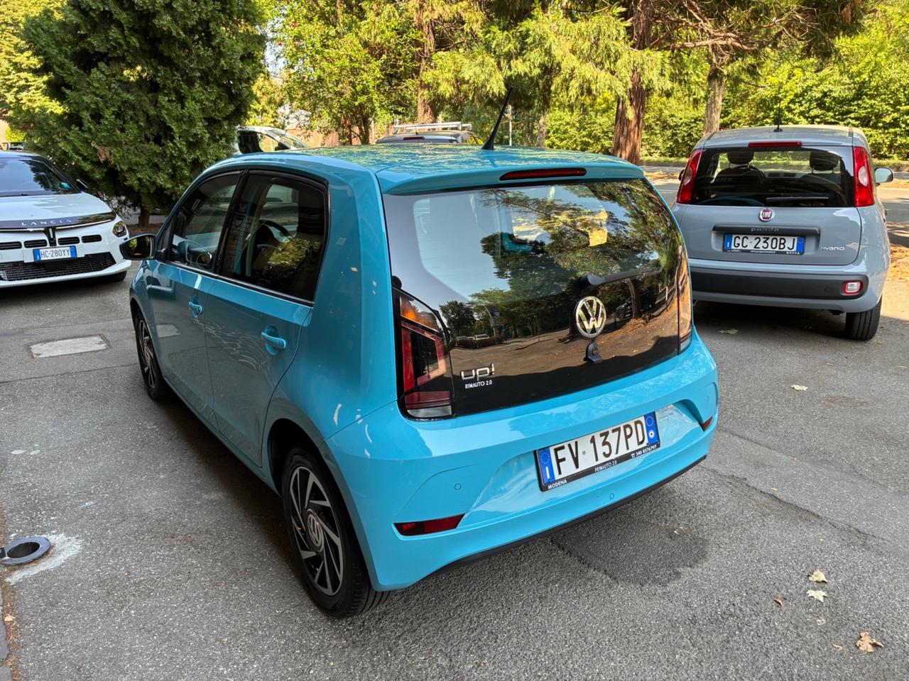 Volkswagen up! 1.0 5p. High up!