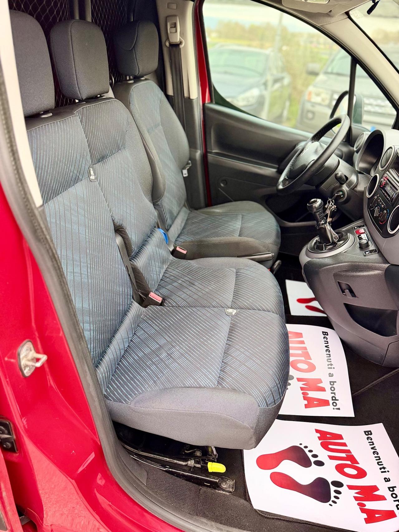 Peugeot Partner 2011 1.6 HDi furgone 3 posti GARANZIA 12 mesi ! ! !