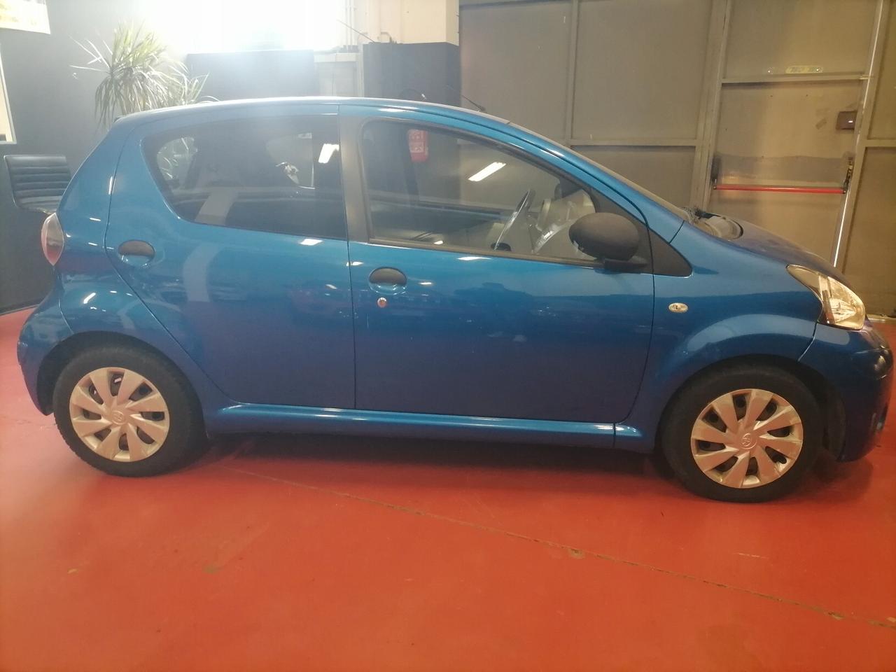 Toyota Aygo 1.0 12V VVT-i 5 porte Cool Soda Connect