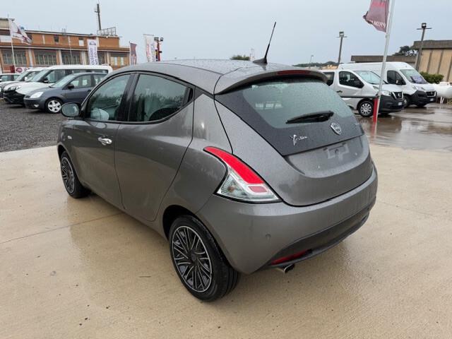 Lancia Ypsilon 1.0 FireFly 5 porte S&S Hybrid Gold