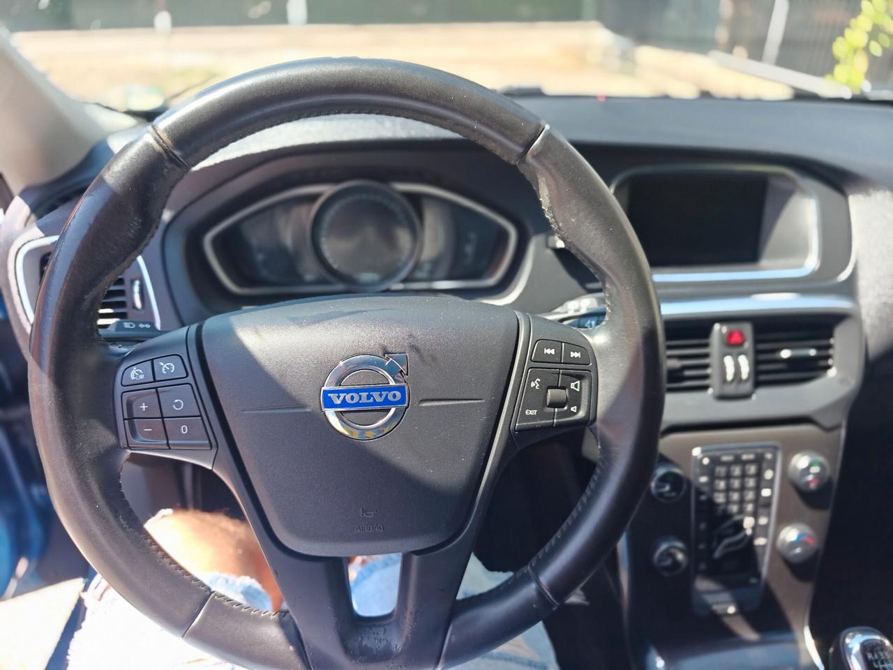 Volvo V40 D2