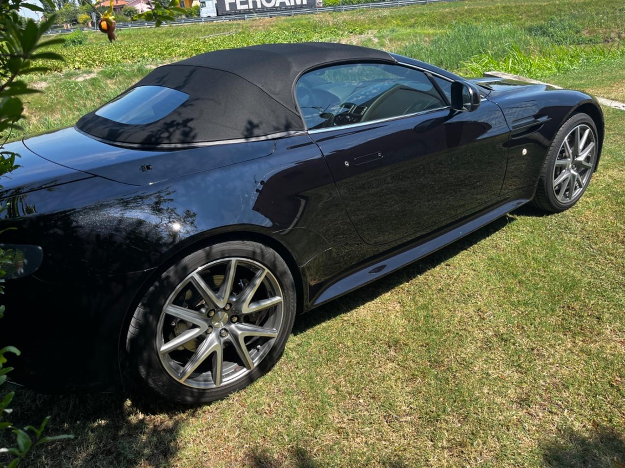 Aston Martin V8 Vantage S Roadster