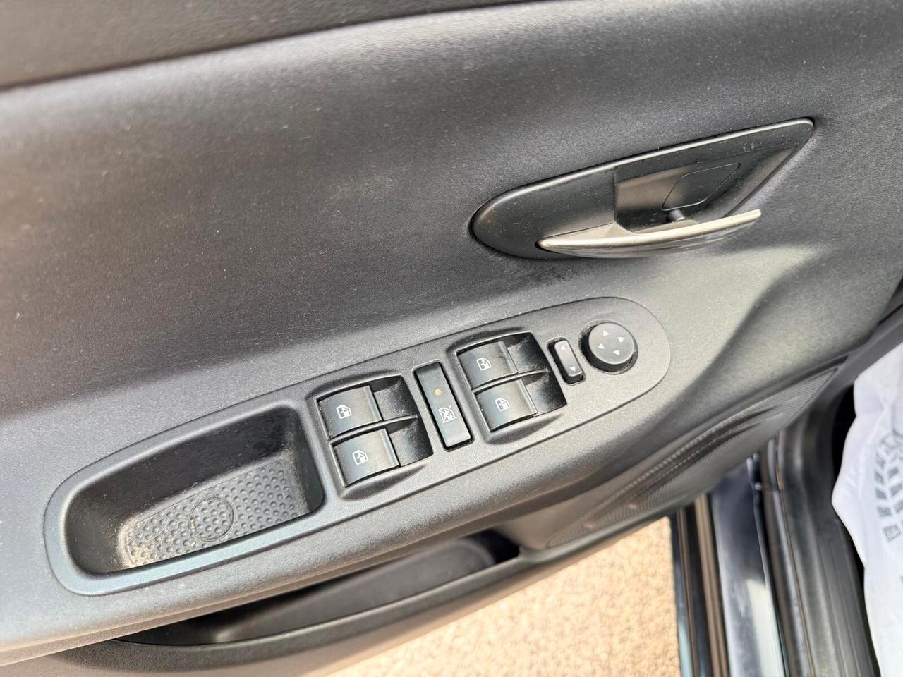 Lancia Ypsilon 1.2 69 CV 5 porte S&S Gold ***OK NEOPATENTATI***