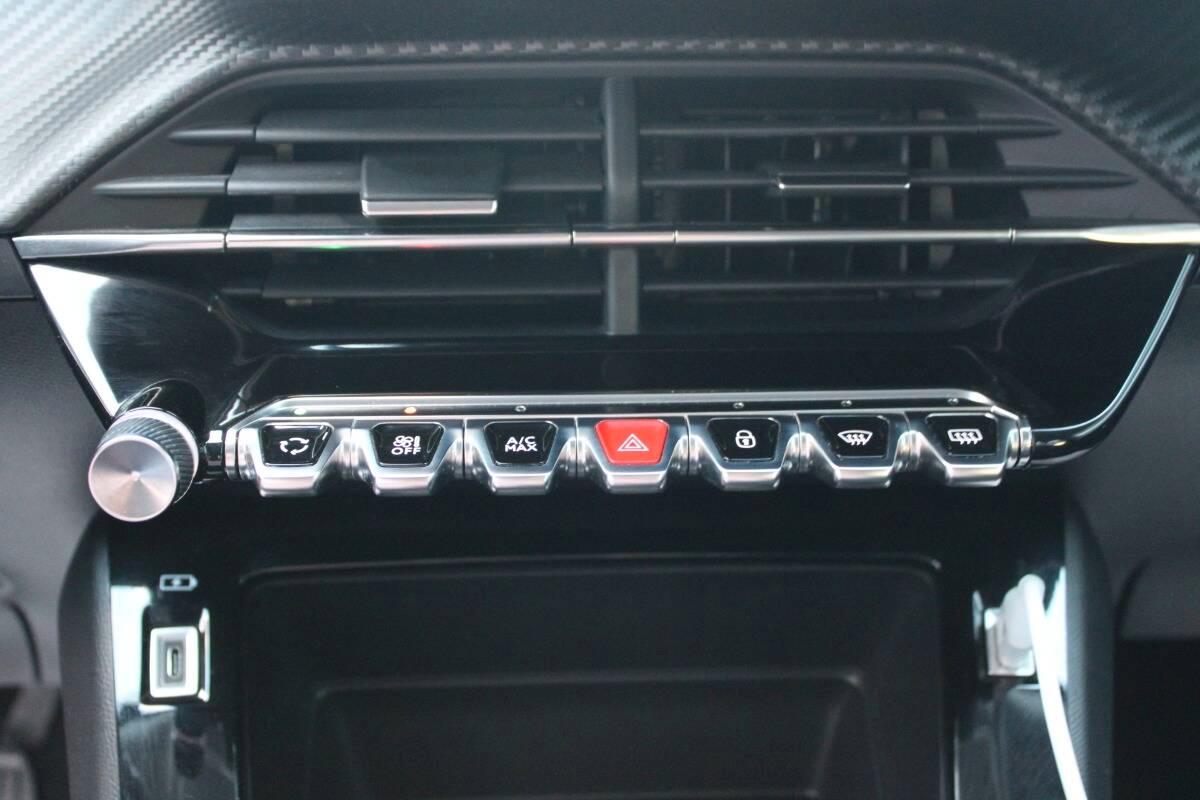 Peugeot 2008 1.2 puretech Active s&s 100cv con CarPlay