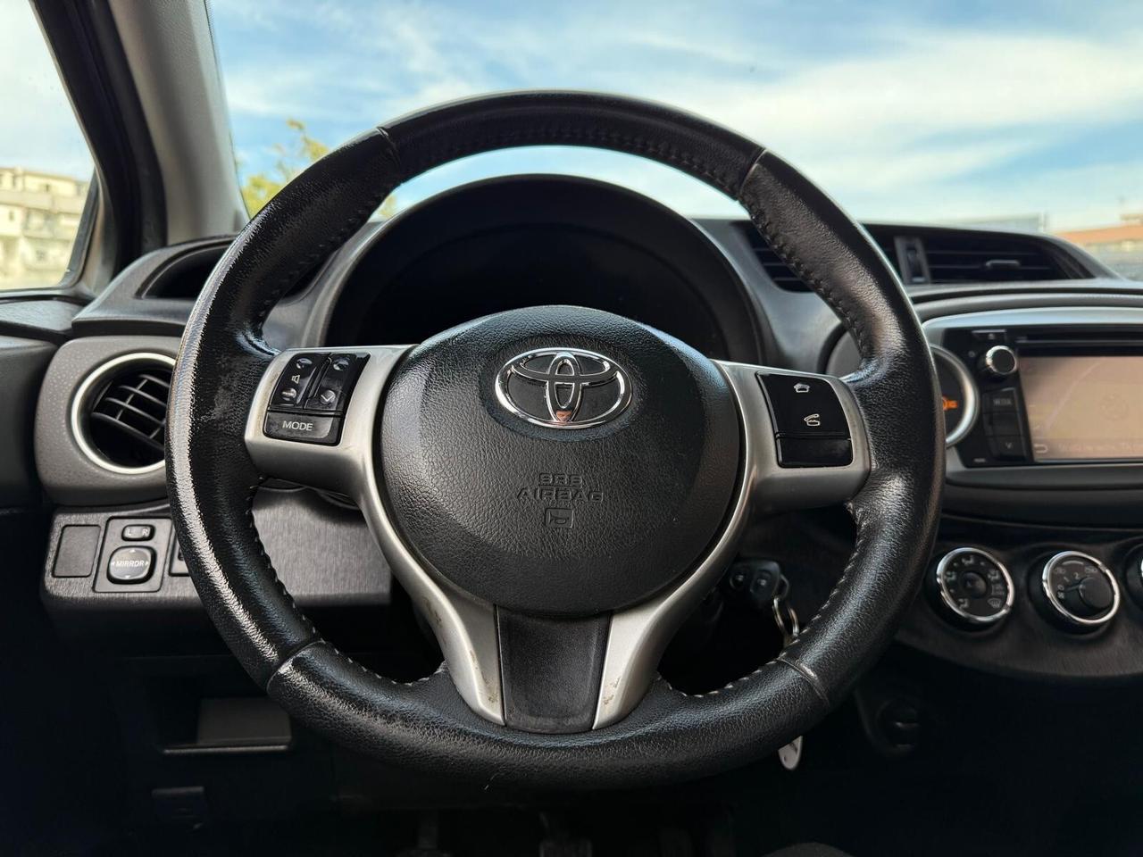 Toyota Yaris 1.0 5 porte