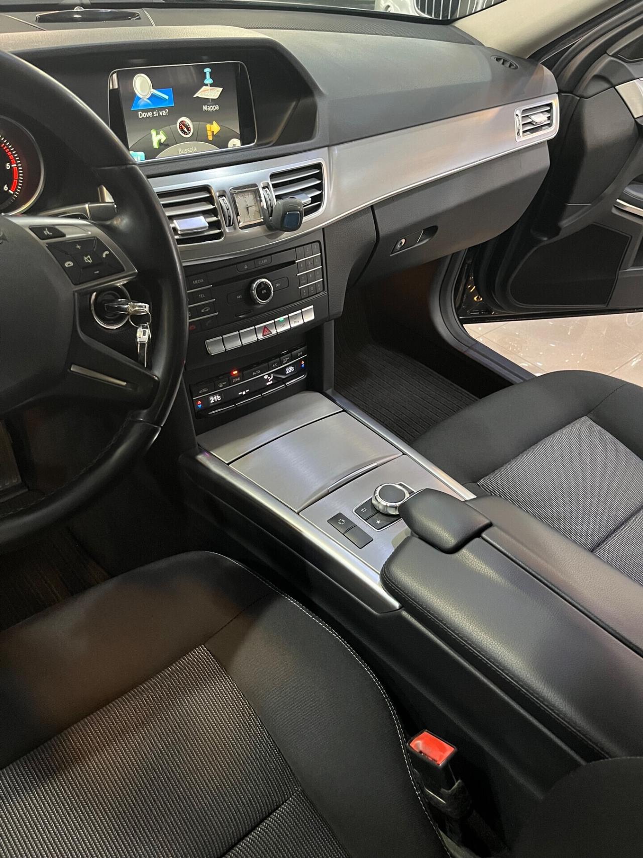 Mercedes-benz E 200 2.2 bt Premium auto