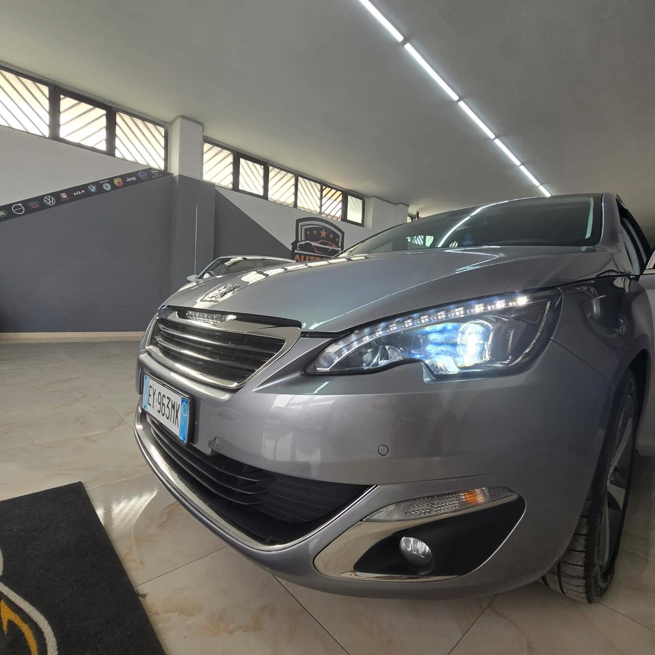 Peugeot 308 BlueHDi 120 S&S EAT6 SW Allure