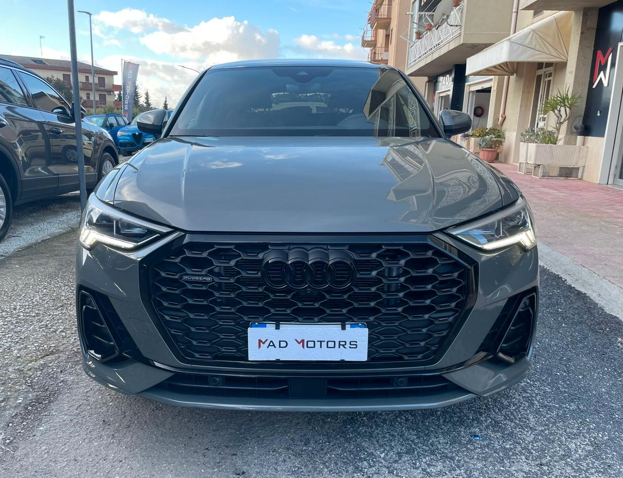 Audi Q3 40 TDI SPB S-line quattro Identity Black