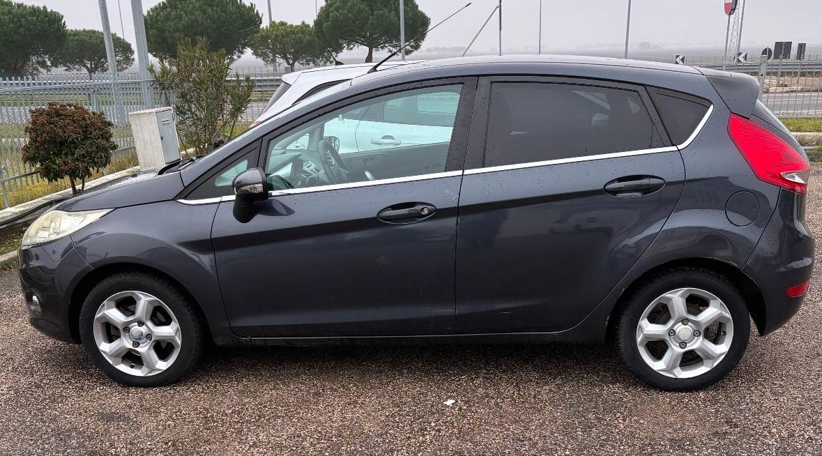 Ford Fiesta 1.4 TDCi 68CV 5 porte Titanium