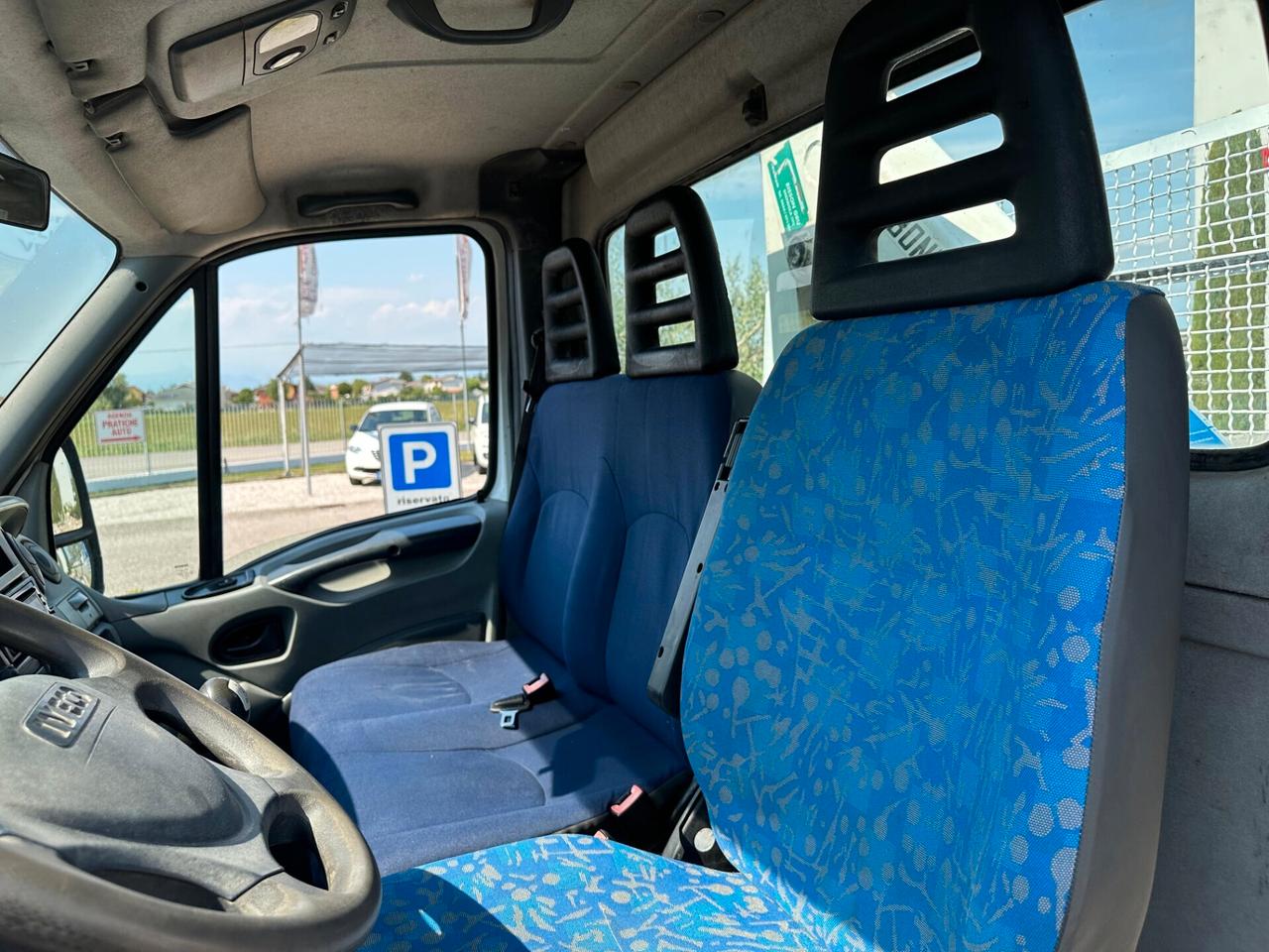 Iveco Daily 35/E4 ribaltabile trilaterale con gru