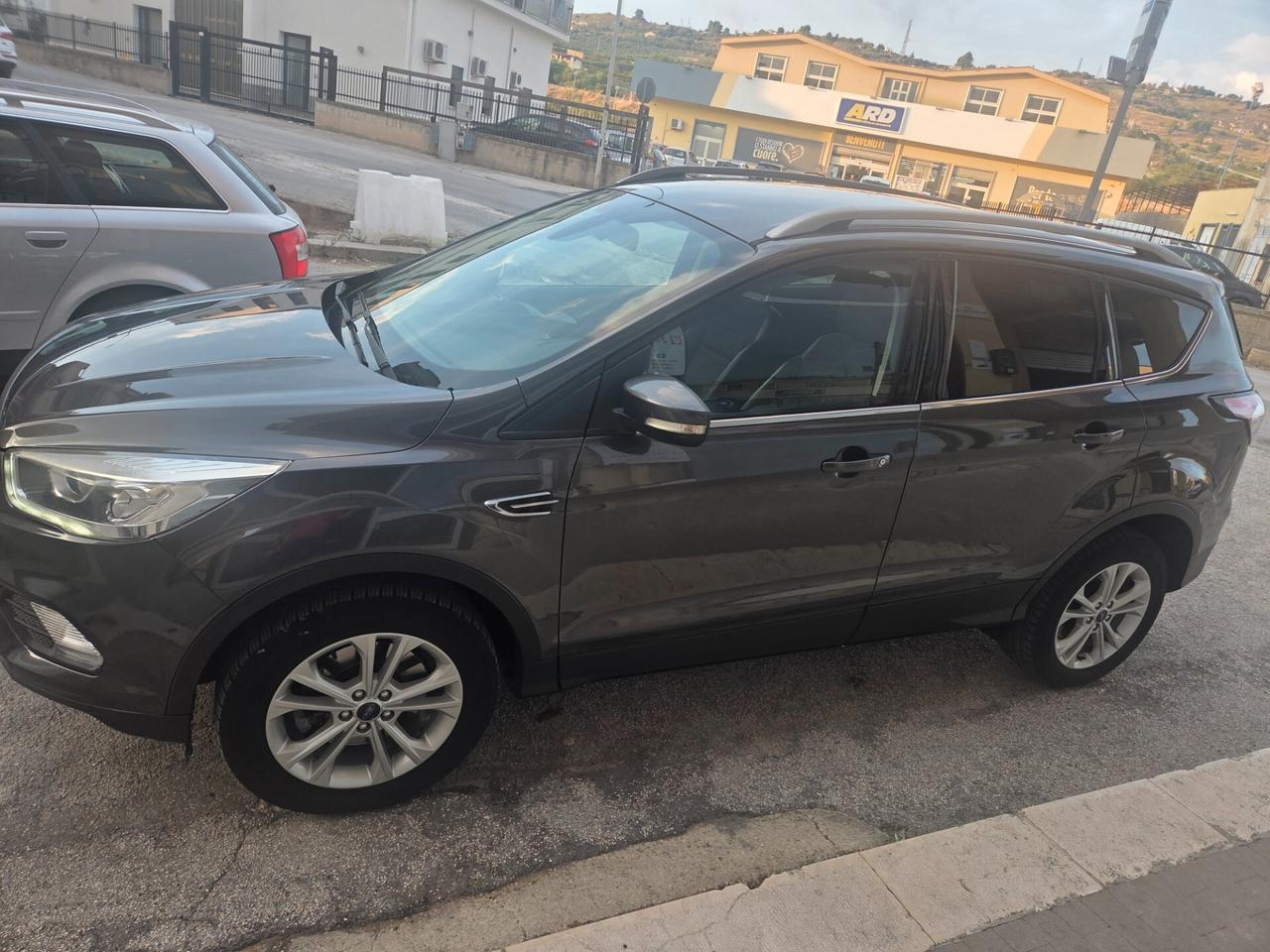 FORD KUGA TITANIUM NAVIG TELECAMERA KM CERTIF