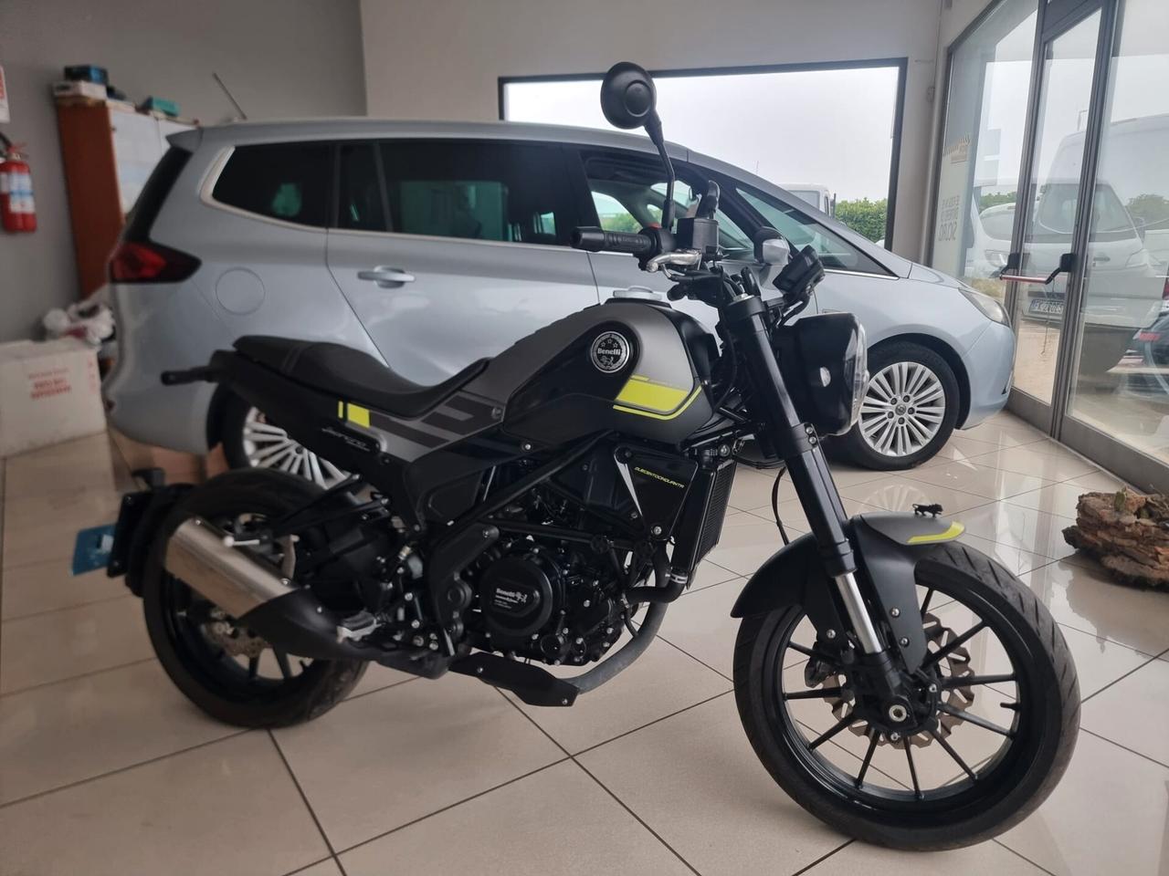 Benelli Leoncino 250 km 3300