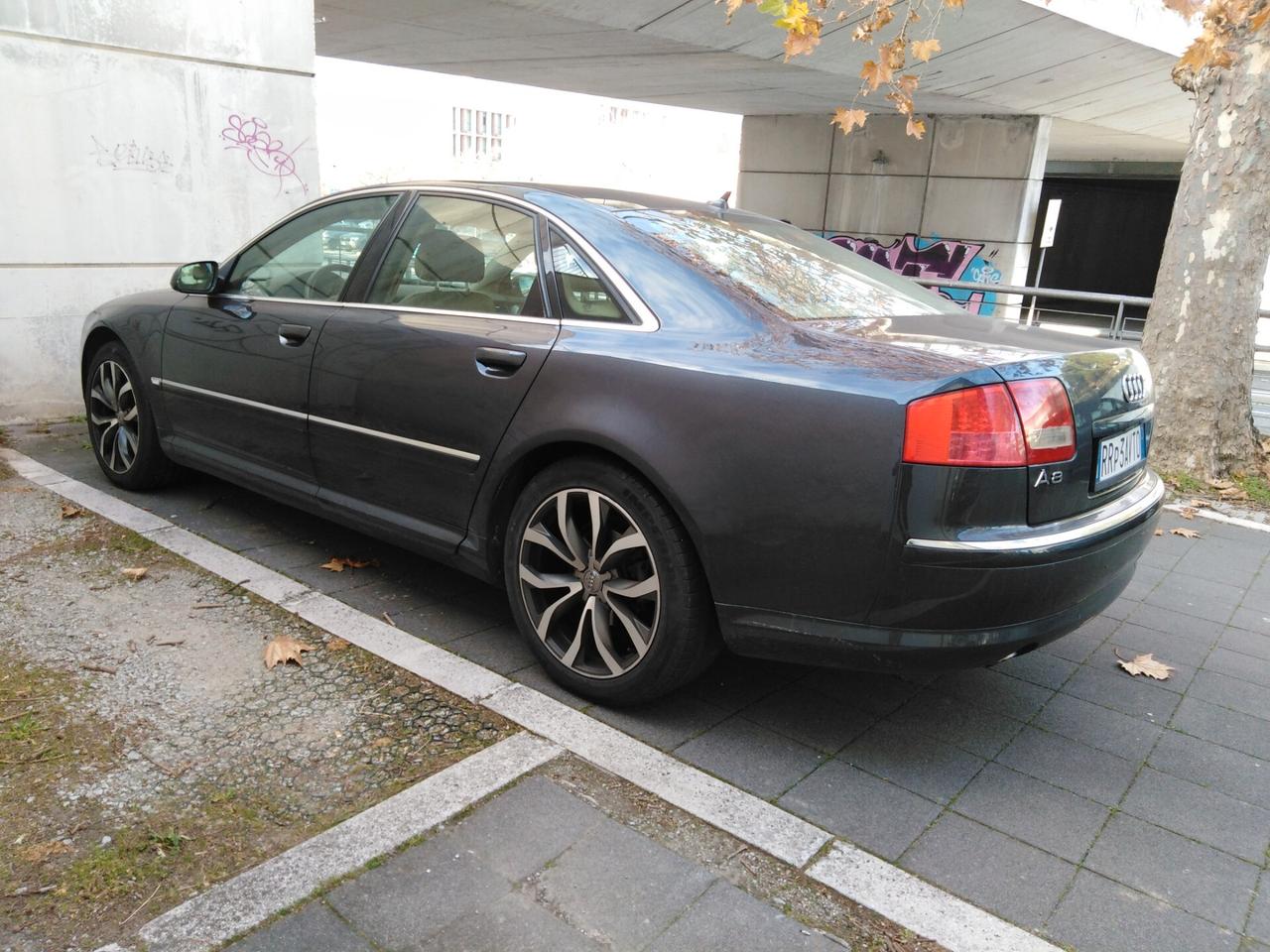 Audi A8 3.0 V6 TDI F.AP. quattro tiptronic