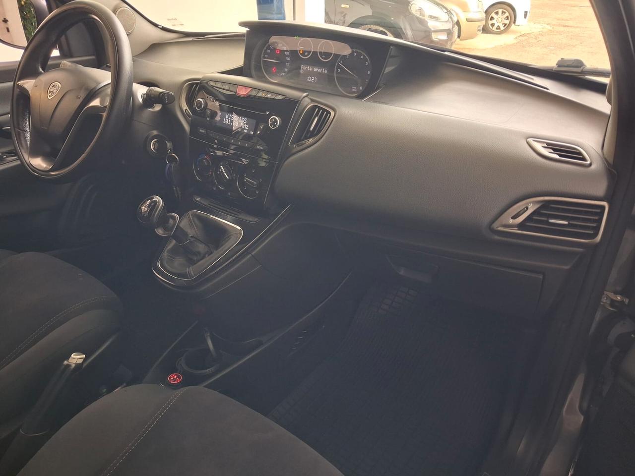 Lancia Ypsilon 1.2 69 CV 5 porte GPL Ecochic Platinum