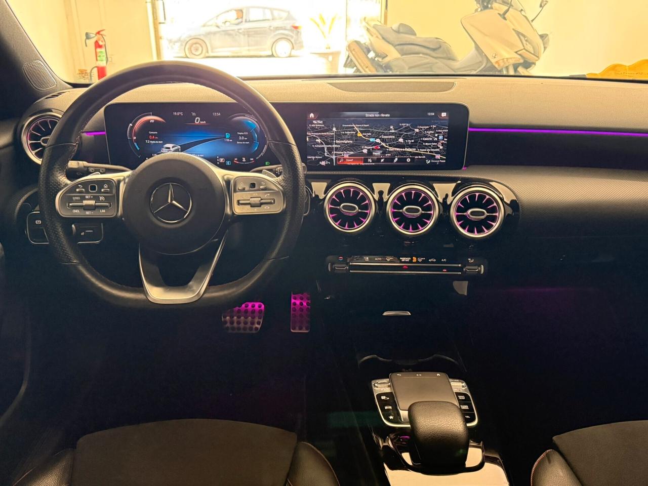MERCEDES CLASSE A 180 AMG LINE PREMIUM 90milakm