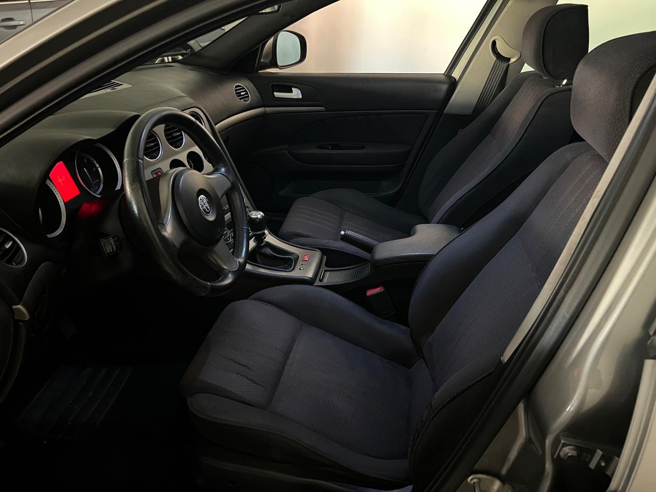 Alfa Romeo 159 1.9 JTDm Sportwagon Distinctive
