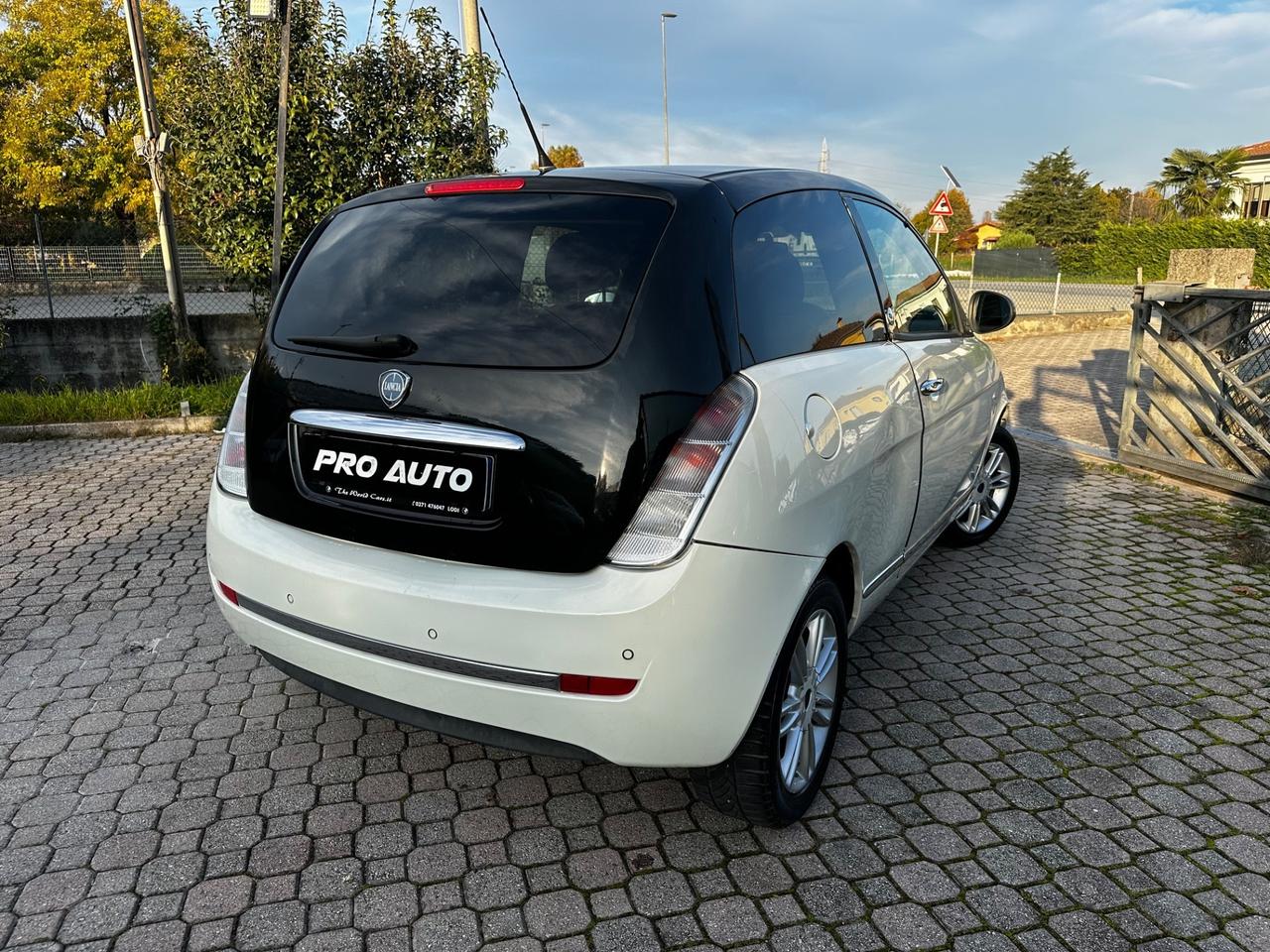 Lancia Ypsilon 1.4 Oro Ecochic GPL