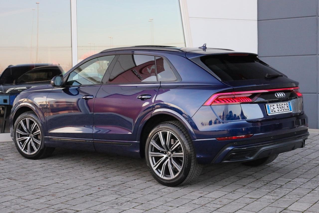 AUDI Q8 S LINE