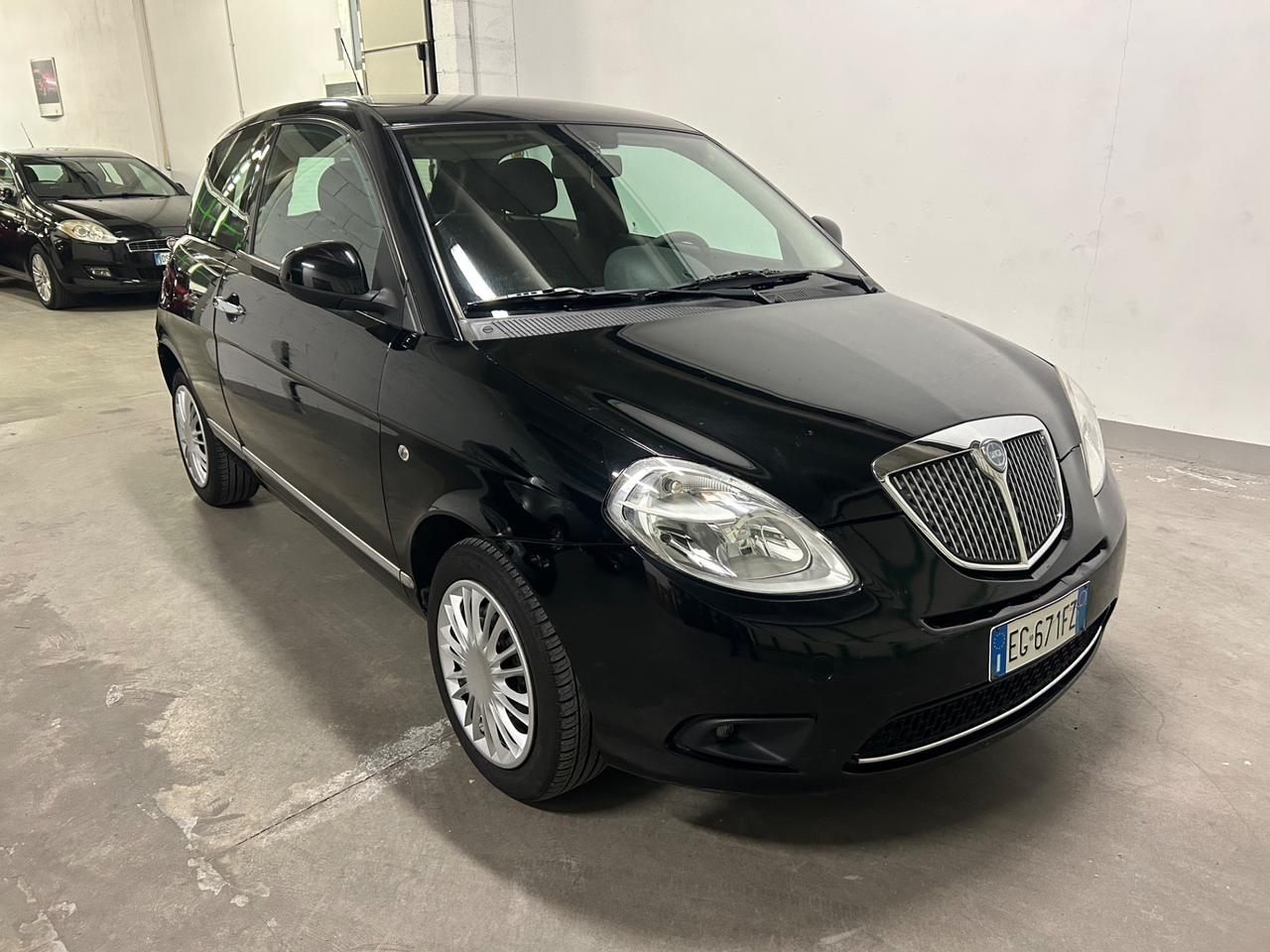 Lancia Ypsilon 1.2 69 CV Argento