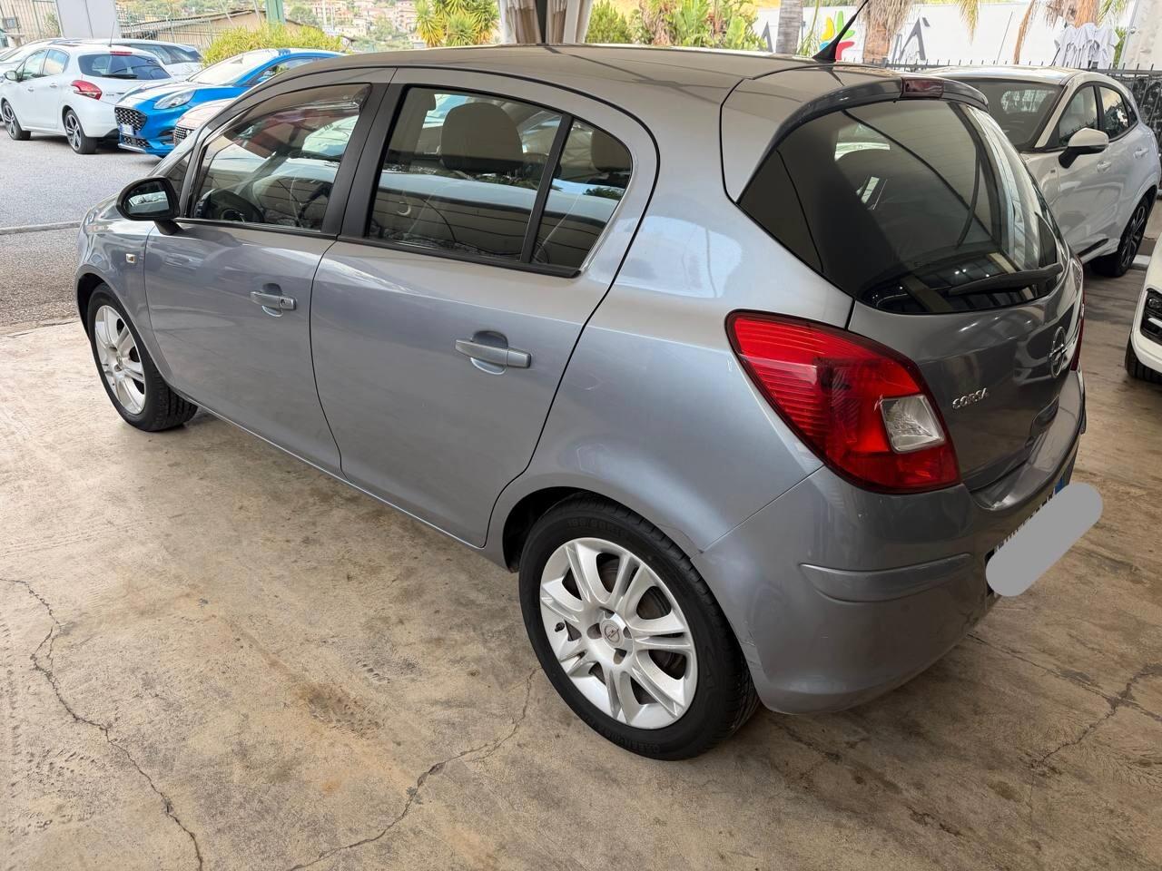 Opel Corsa 2010 1.3 75 5pt Targhe nuove